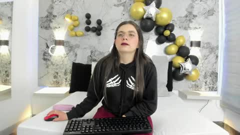 Zoe online show from 04.15.26