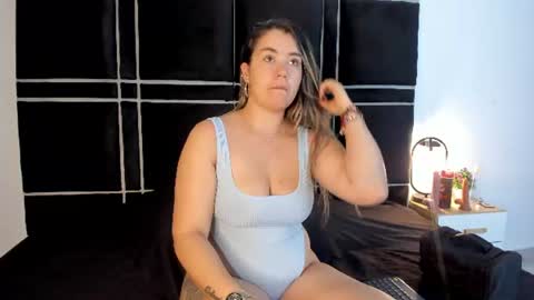 Snapshot of zoe_ll chatting on 07.11.26 SWEET ZOE online show from 07.11.26