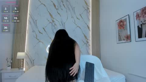 Snapshot of zoe_longhair chatting on 04.29.26 zoe_longhair online show from 04.29.26