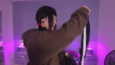 Zoe Lynch online show from 09.30.25