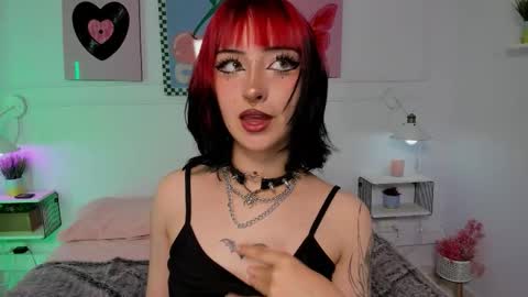 Snapshot of zoe_lynch_ chatting on 02.25.26 Zoe Lynch online show from 02.25.26