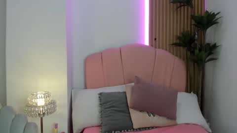 zoe_quinn7 online show from 12.18.25