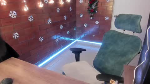 Zoe  online show from 12.30.24