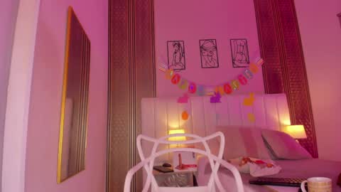 Hi guys i am Zoe  online show from 04.05.26