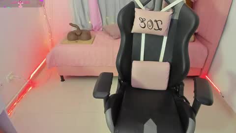 zoe_sullivan_ online show from 09.28.25