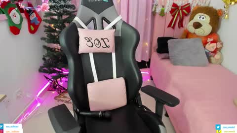 zoe_sullivan_ online show from 11.18.25