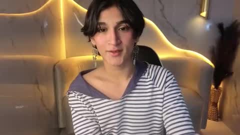 Snapshot of zoe_tp chatting on 11.21.25 Zoe online show from 11.21.25