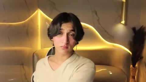 Snapshot of zoe_tp chatting on 11.22.25 Zoe online show from 11.22.25