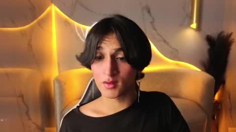 Snapshot of zoe_tp chatting on 11.26.25 Zoe online show from 11.26.25