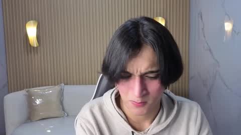 Snapshot of zoe_tp chatting on 11.30.25 Zoe online show from 11.30.25