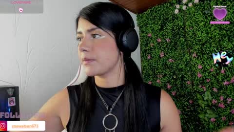 Snapshot of zoe_wattson chatting on 12.30.24 Zoe online show from 12.30.24