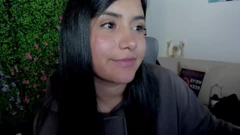 Snapshot of zoe_wattson chatting on 10.05.25 Zoe online show from 10.05.25