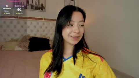 Snapshot of zoe_xra chatting on 06.17.26 Zoe online show from 06.17.26