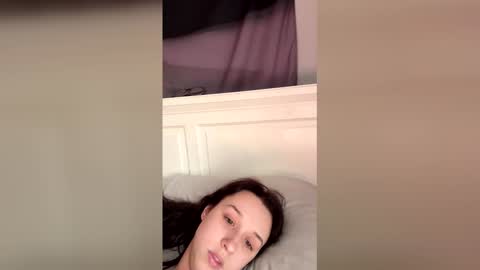 zoeapolo online show from 04.17.26