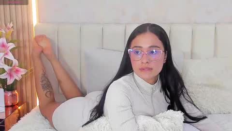 zoebarlowe online show from 11.07.25