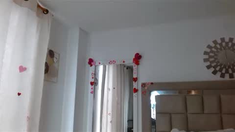 Snapshot of zoecruzz chatting on 02.13.25 ZOE online show from 02.13.25