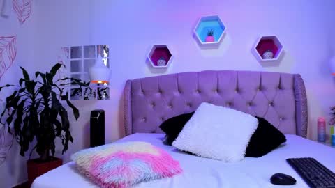 Zoe online show from 01.14.25