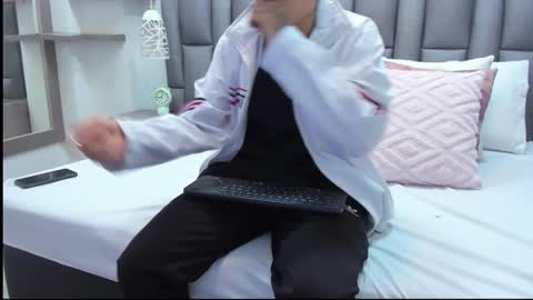 Zoe Krug online show from 03.18.26