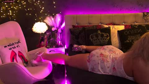 ZoeMesmerize online show from 10.28.25