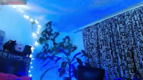 Snapshot of zoemi chatting on 01.11.25 zoemi online show from 01.11.25