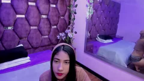 Snapshot of zoesmiitt chatting on 05.23.26 zoesmiitt online show from 05.23.26