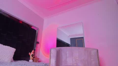 zoevidal_ online show from 01.14.25