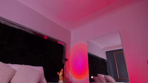 zoevidal_ online show from 01.18.25