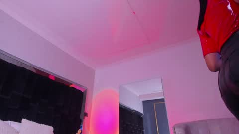 zoevidal_ online show from 01.18.25