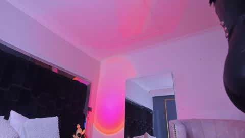 zoevidal_ online show from 01.24.25