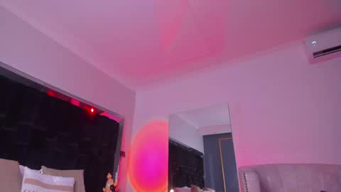 zoevidal_ online show from 02.13.25