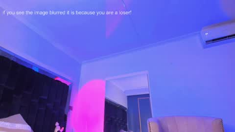 zoevidal_ online show from 02.28.25