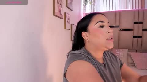 zoey thommpson online show from 11.03.25