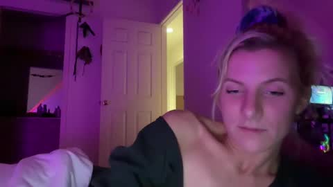 Zoeydanner online show from 12.20.24