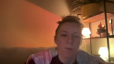 Zoeydanner online show from 02.11.26