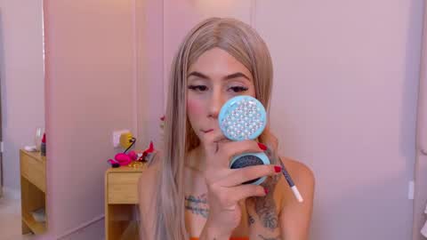 Snapshot of zoeypetit chatting on 04.29.26 Zoey online show from 04.29.26