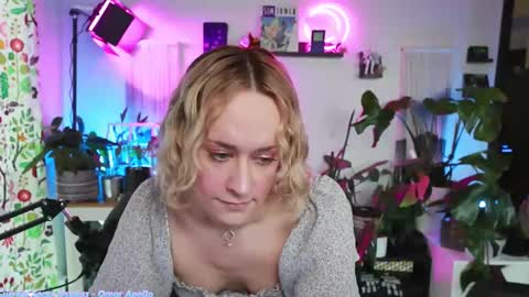 Zoey Ryan online show from 12.16.25