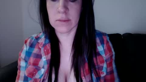 Snapshot of zoibee chatting on 01.09.25 zoibee online show from 01.09.25