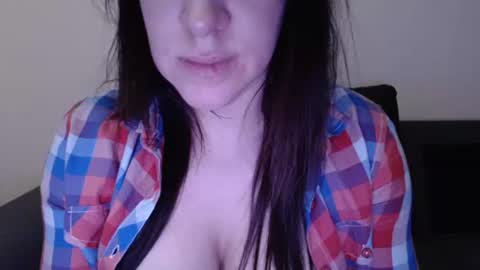 Snapshot of zoibee chatting on 01.30.25 zoibee online show from 01.30.25