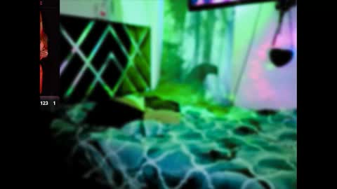 Zoee  online show from 02.04.26