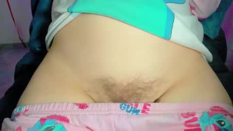 Snapshot of zooeybelair chatting on 02.10.25 Alicie online show from 02.10.25