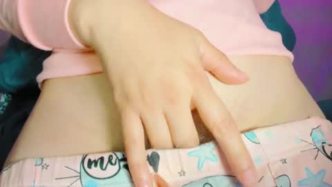 Snapshot of zooeybelair chatting on 03.10.25 Alicie online show from 03.10.25