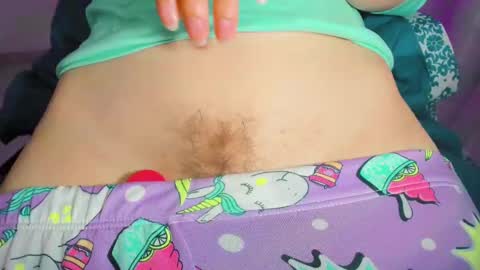 Snapshot of zooeybelair chatting on 03.11.25 Alicie online show from 03.11.25