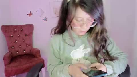 Snapshot of zooeybelair chatting on 11.14.25 Alicie online show from 11.14.25