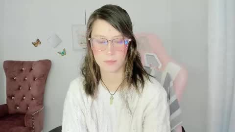 Snapshot of zooeybelair chatting on 11.21.25 Alicie online show from 11.21.25