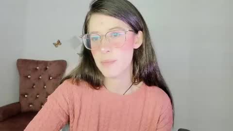 Snapshot of zooeybelair chatting on 12.16.25 Alicie online show from 12.16.25