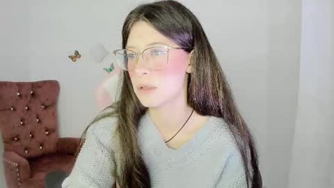 Snapshot of zooeybelair chatting on 01.06.26 Alicie online show from 01.06.26