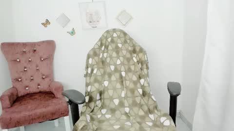 Snapshot of zooeybelair chatting on 01.09.26 Alicie online show from 01.09.26