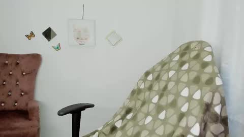 Snapshot of zooeybelair chatting on 02.03.26 Alicie online show from 02.03.26