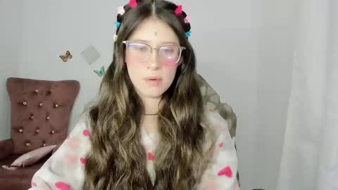 Snapshot of zooeybelair chatting on 02.07.26 Alicie online show from 02.07.26