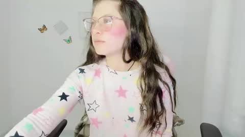 Snapshot of zooeybelair chatting on 02.14.26 Alicie online show from 02.14.26